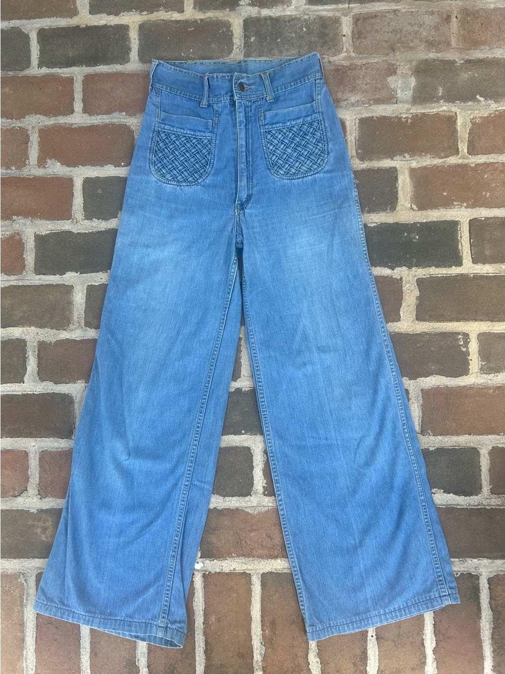 Vintage 70s high rise wide leg bell bottom light wash jeans woven trim 26